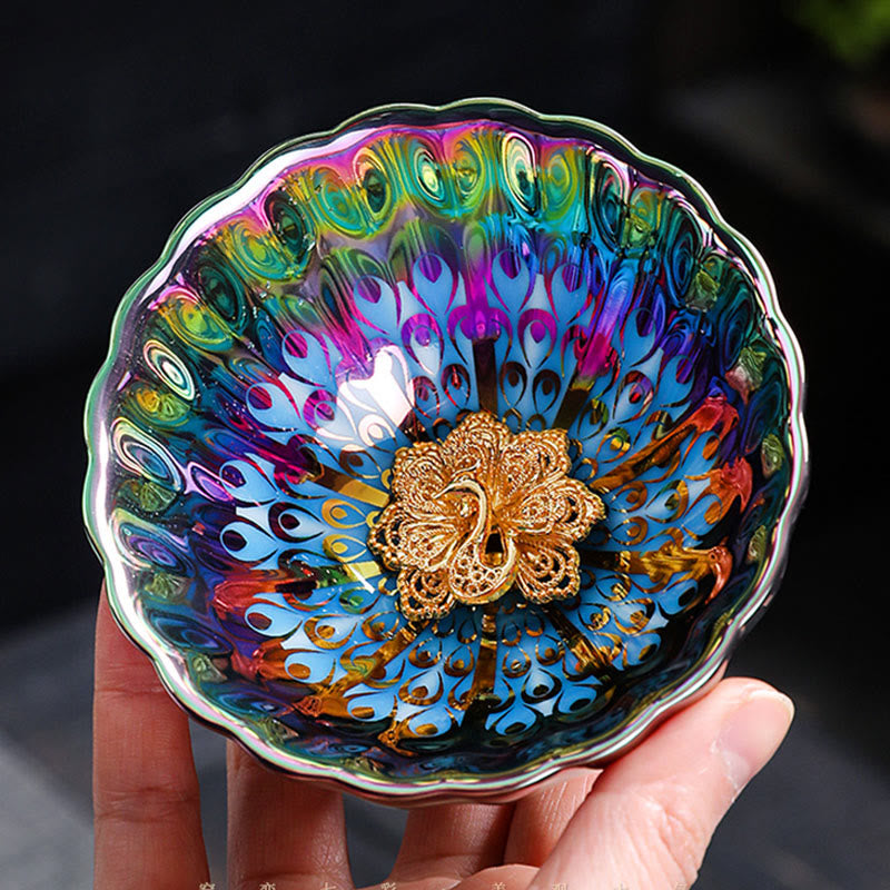 Tasse à thé en céramique chinoise Jianzhan colorée avec motif incrusté de lotus et de paon vif, style Buddha Stones