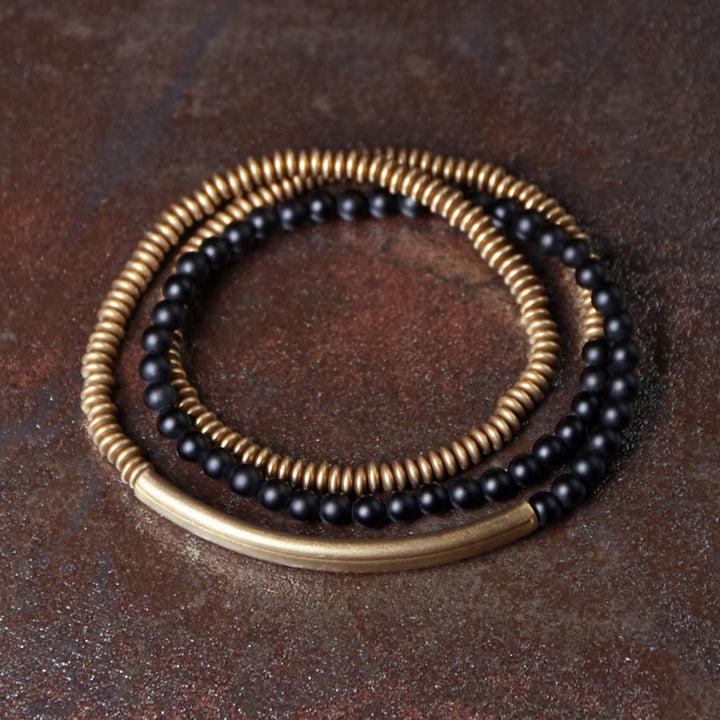 Bracelet tibétain triple tour en agate et cuivre