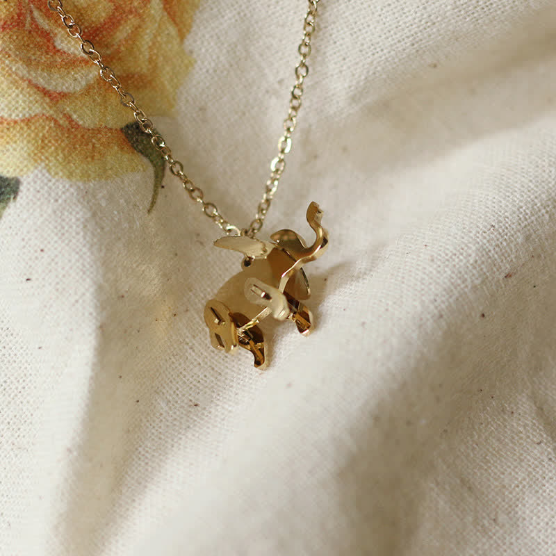 Collier porte-bonheur en acier titane avec pendentif éléphant