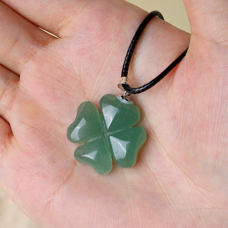 Collier avec pendentif en corde de cuir et trèfle à quatre feuilles en aventurine verte en argent sterling 925 Buddha Stones