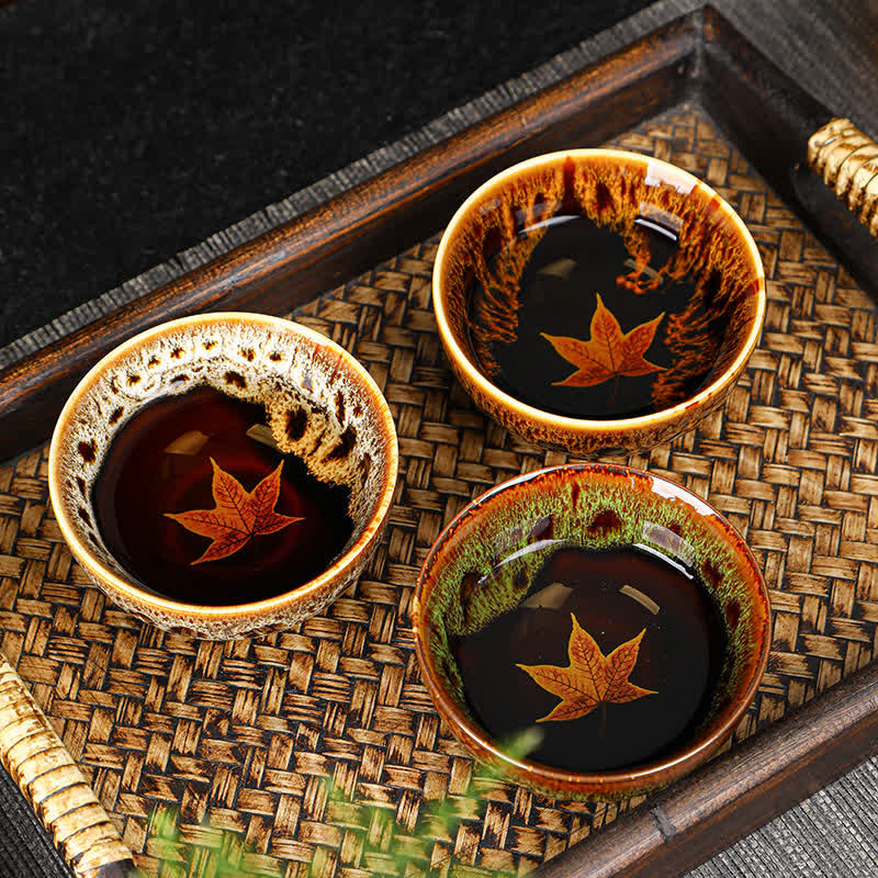 Tasse à thé en céramique colorée avec Buddha Stones et feuille d'érable
