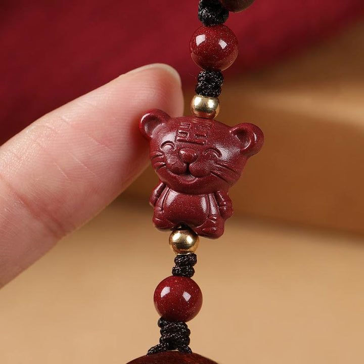 Porte-clés de protection en Buddha Stones en bois de santal rouge à petites feuilles, amulette du zodiaque chinois en cinabre