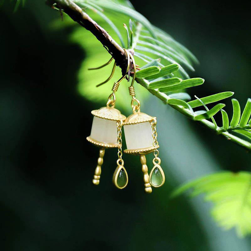 Boucles d'oreilles pendantes en argent sterling 925 et jade avec roue de prière et porte-bonheur Buddha Stones