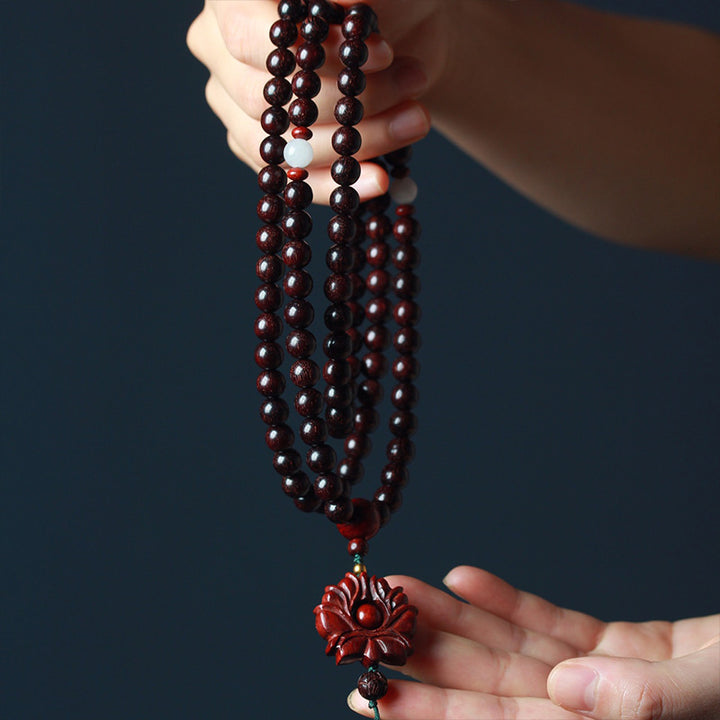 Bracelet Mala Tibétain en Buddha Stones avec Petites Feuilles et Lotus en Bois de Santal Rouge