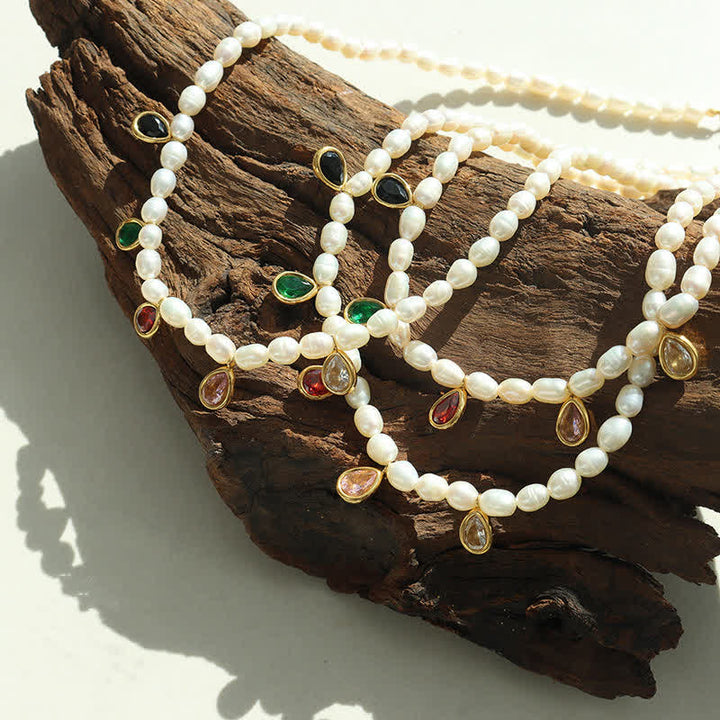 Collier avec pendentif en pierre de cristal de perle et pureté