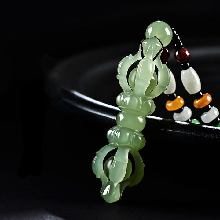 Collier pendentif tibétain en jade cyan Hetian naturel et jade blanc Dorje Vajra gravé