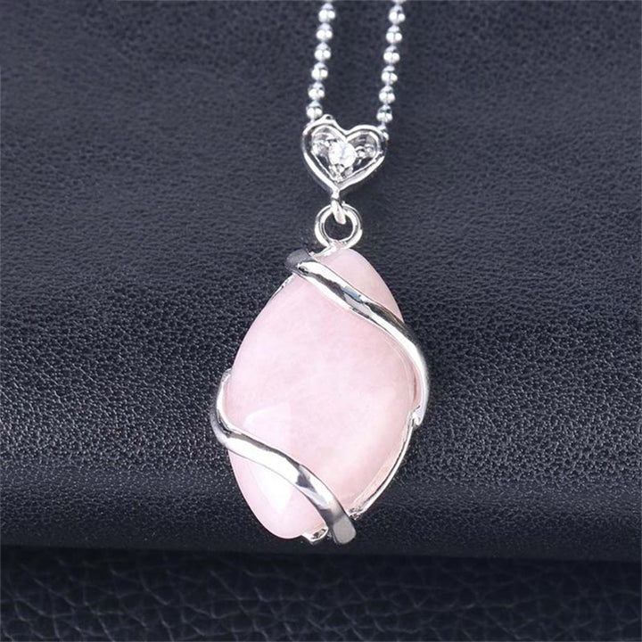 Collier pendentif en pierre de cristal naturel à motif marquise Buddha Stones