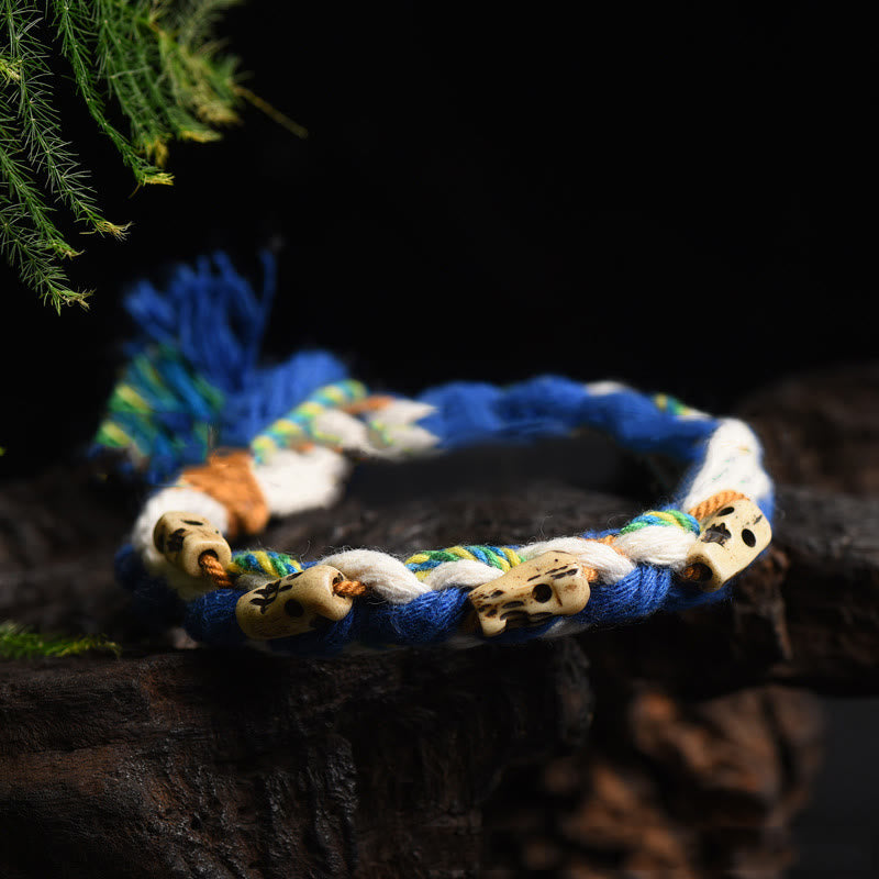 Bracelet porte-bonheur fait main en perles gravées de Buddha Stones Zakiram, déesse tibétaine de la richesse
