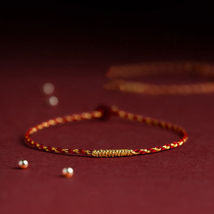 Bracelet porte-bonheur tressé en corde rouge fait main en plaqué or 14 carats avec nœud King Kong de Buddha Stones