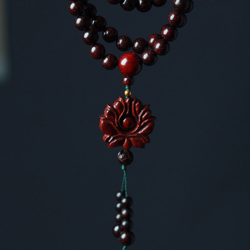 Bracelet Mala Tibétain en Buddha Stones avec Petites Feuilles et Lotus en Bois de Santal Rouge