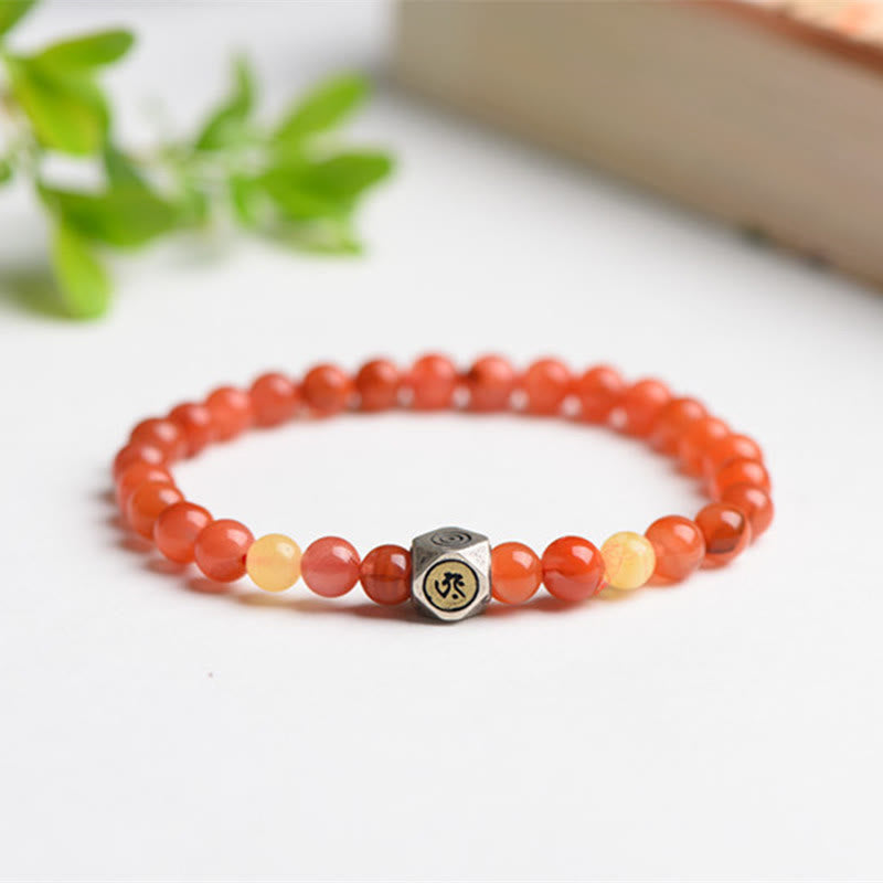 Bracelet d'acceptation de soi en agate rouge et ambre avec amulette du zodiaque chinois en argent sterling 925 de Buddha Stones - image 1