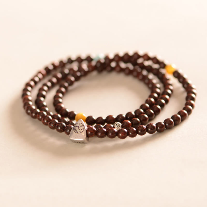 Bracelet triple tour en argent Buddha Stones 925 avec petites feuilles indiennes en bois de santal rouge et protection du caractère Fu