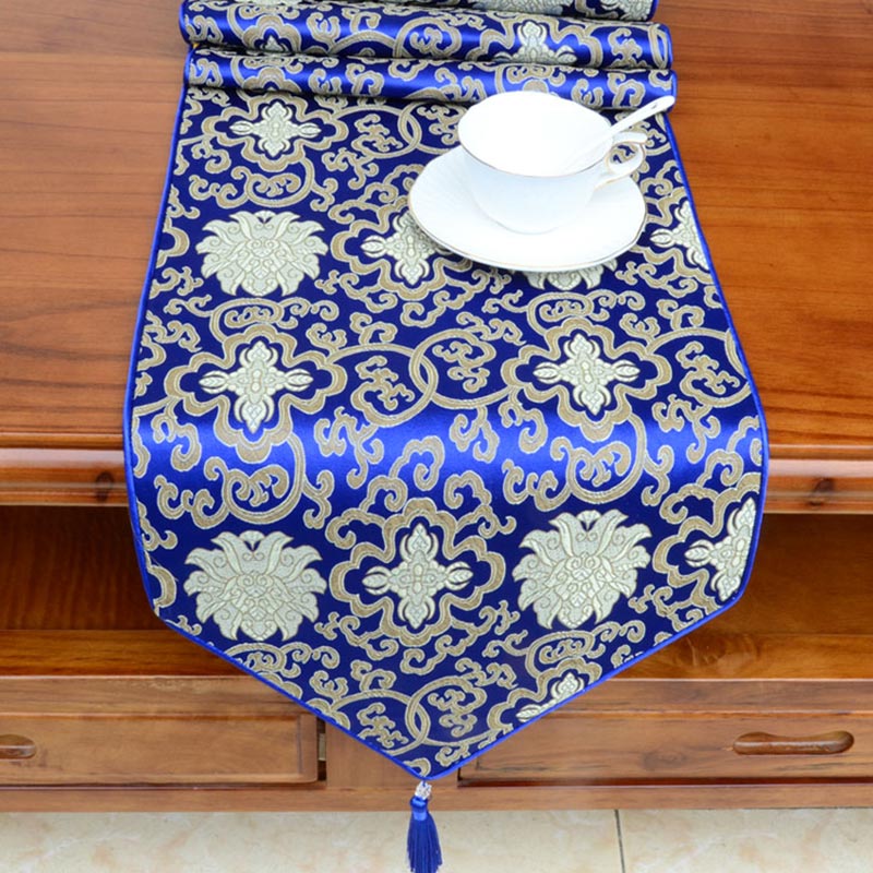 Chemin de table Jacquard à pompons avec motif de dragon Vajra et de fleurs d'autel de prière, symboles de bon augure tibétains