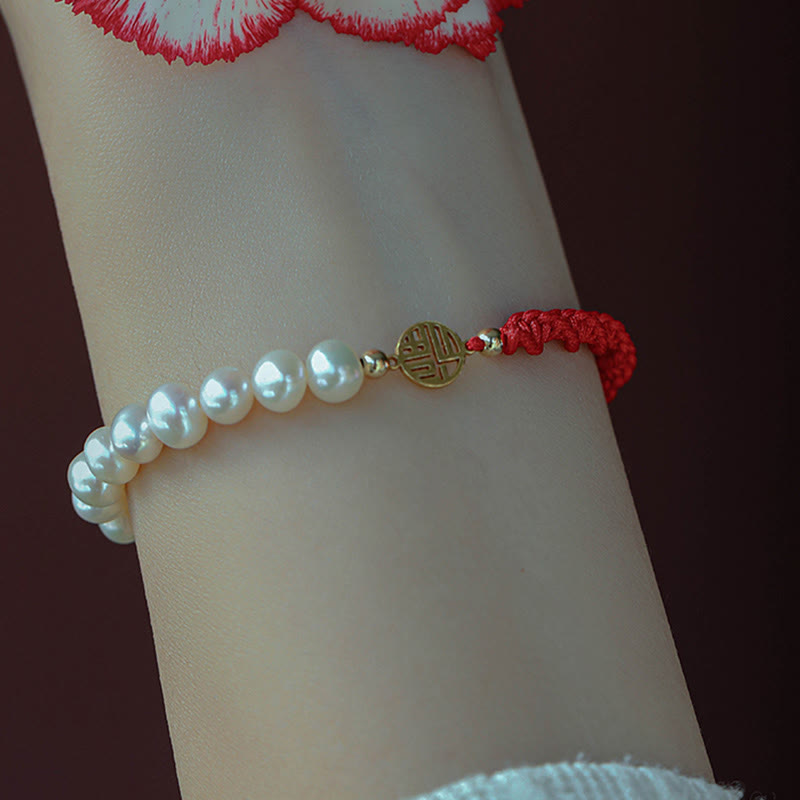 Bracelet tressé en fil rouge avec perles de protection et de chance plaquées or 14 carats