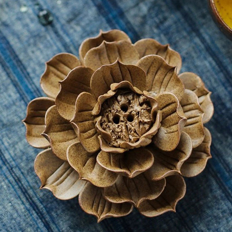 Brûleur d'encens tibétain à reflux en forme de lotus avec Buddha Stones