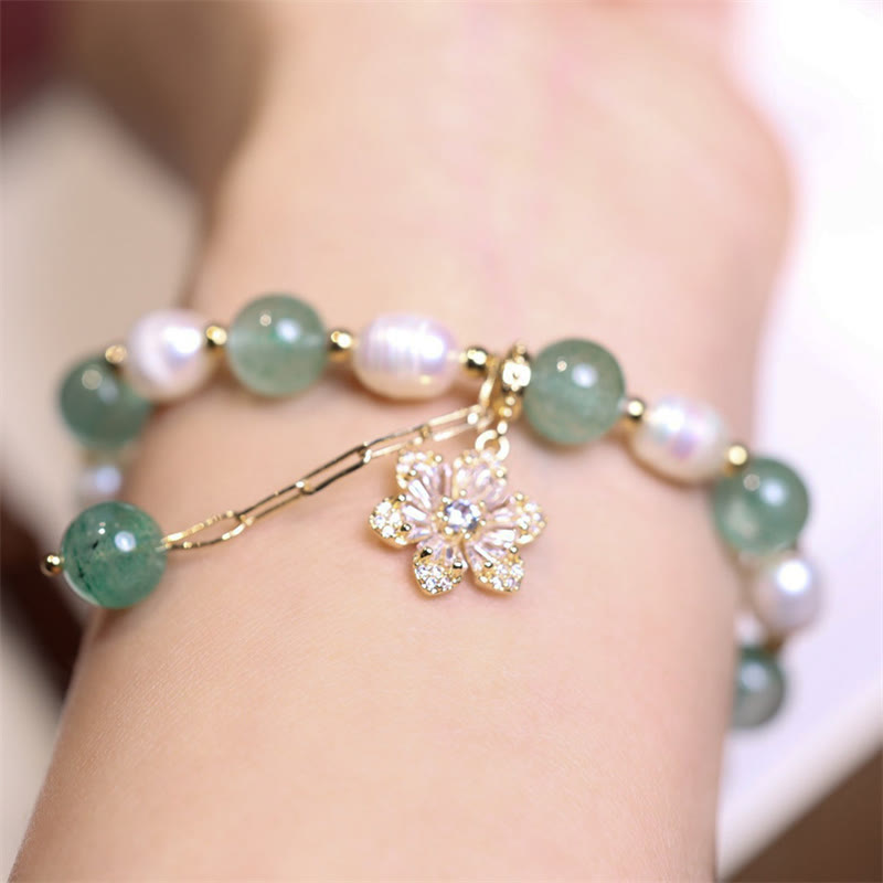 Bracelet d'amour avec breloque en forme de fleur de perle de quartz vert fraise naturel Buddha Stones