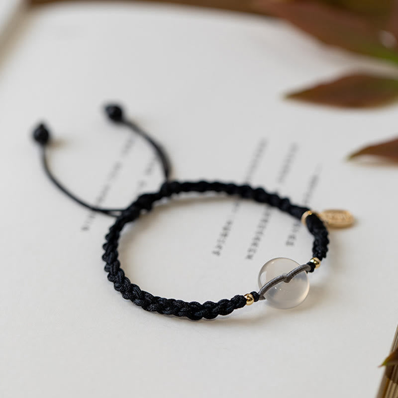 Bracelet en corde positive avec boucle ronde en calcédoine et Buddha Stones