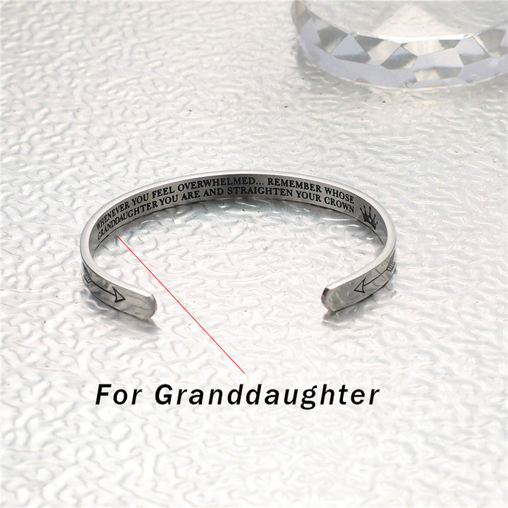 Bracelets inspirants en Buddha Stones Cadeau personnalisé pour elle Lui Mantra gravé Bracelet manchette Bijoux couronne