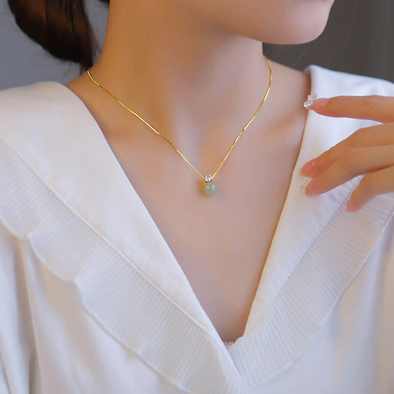 Collier pendentif en chaîne de prospérité en jade avec perles porte-bonheur et Buddha Stones