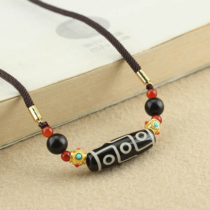 Collier pendentif en corde avec Buddha Stones