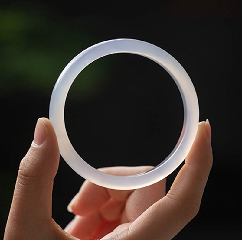 Bracelet jonc harmonieux en Buddha Stones en calcédoine naturelle