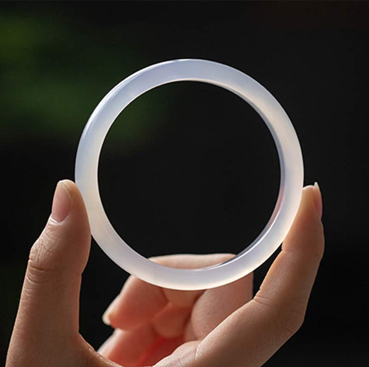 Bracelet jonc harmonieux en Buddha Stones en calcédoine naturelle