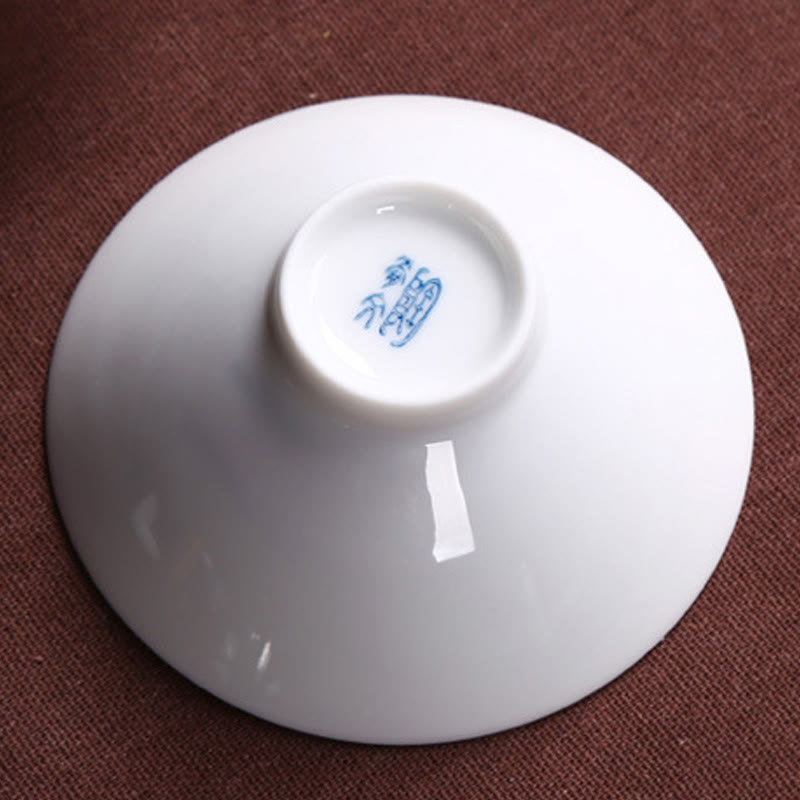 Tasse à thé en céramique de poisson koï en porcelaine bleue et blanche de Jingdezhen Buddha Stones