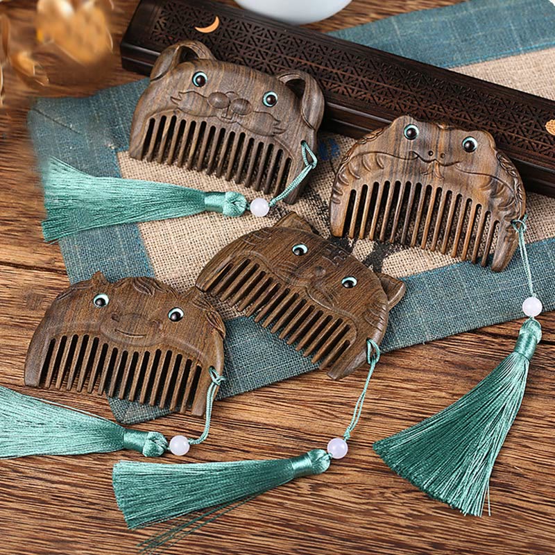 Mini peigne portable en bois de santal vert avec symbole du zodiaque chinois