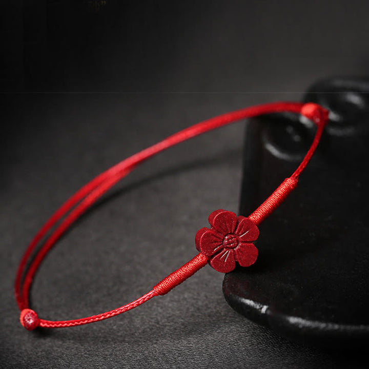 Bracelet tressé fait main en Buddha Stones avec fleur de prunier et trèfle à quatre feuilles PiXiu Lotus Koi Fish Cinabre Blessing