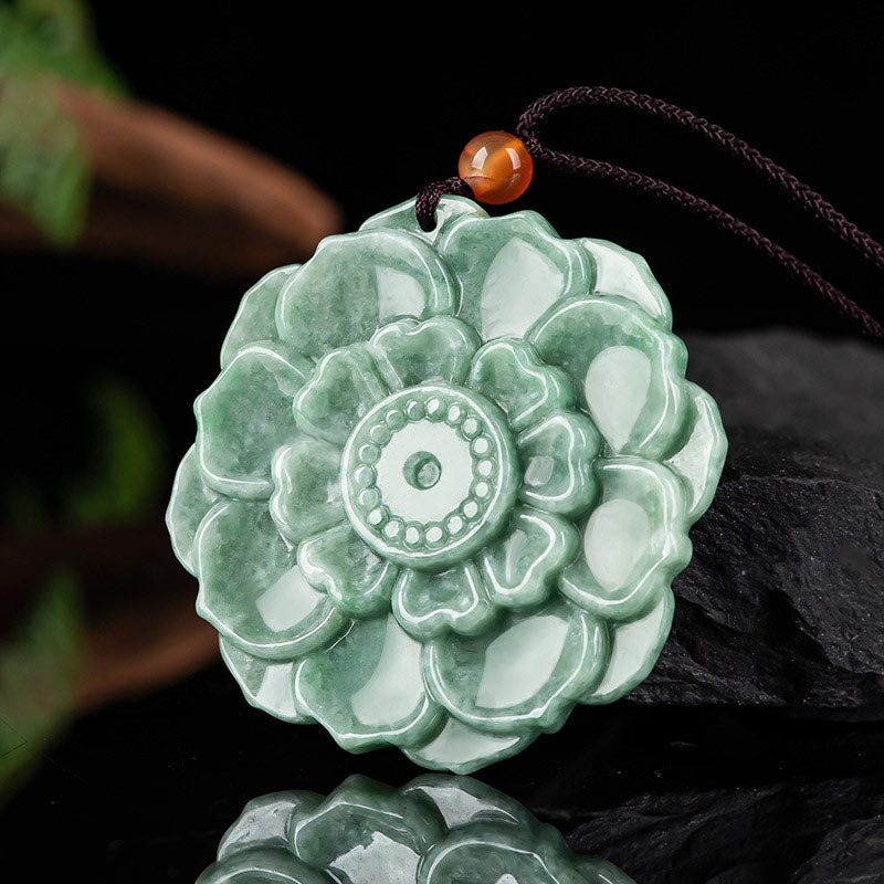 Collier pendentif en jade à motif de lotus Buddha Stones et porte-bonheur