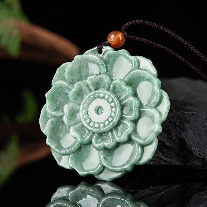 Collier pendentif en jade à motif de lotus Buddha Stones et porte-bonheur