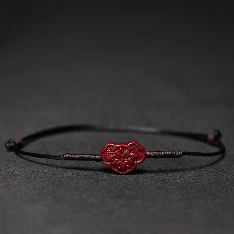 Bracelet tressé fait main en Buddha Stones avec fleur de prunier et trèfle à quatre feuilles PiXiu Lotus Koi Fish Cinabre Blessing