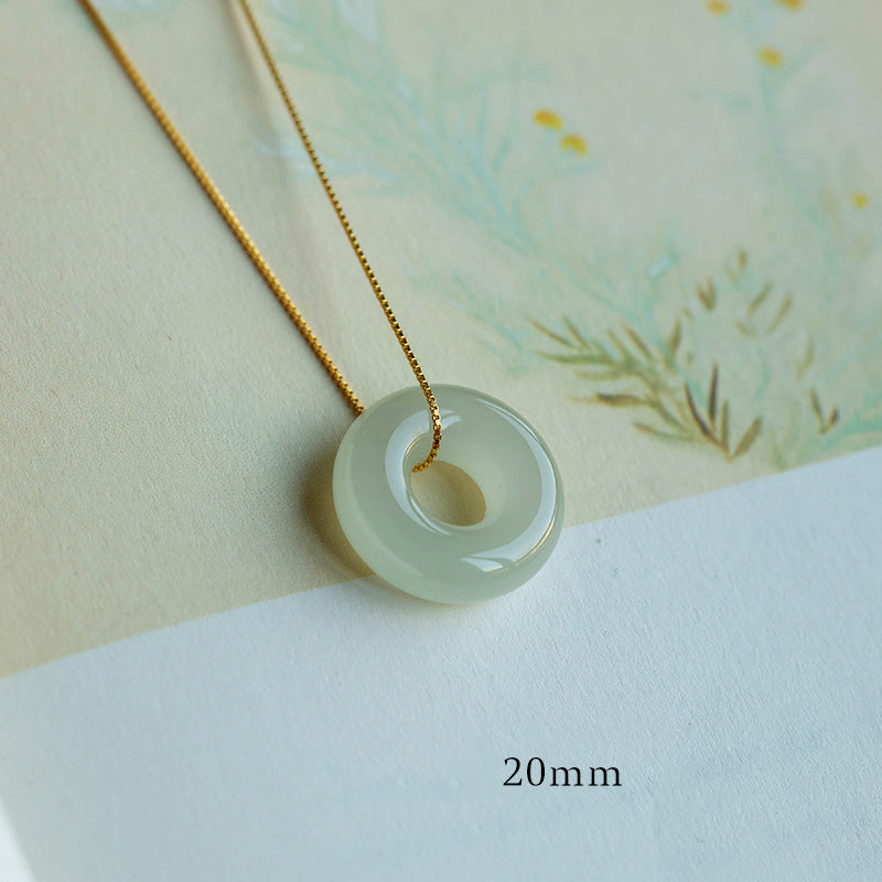 Collier pendentif en jade rond naturel Buddha Stones et boucle de paix, porte-bonheur et abondance