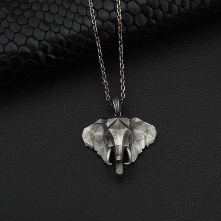 Collier pendentif en acier titane et étain éléphant