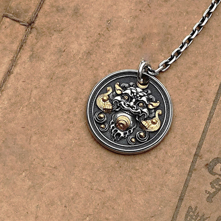 Collier pendentif amulette de guérison tibétaine Kirtimukha en Buddha Stones