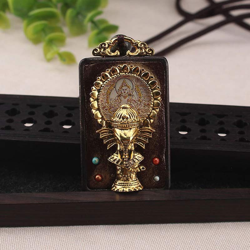 Collier avec pendentif en corde représentant un éléphant en bois d'ébène, dieu de la fortune et de la bénédiction du Bouddha