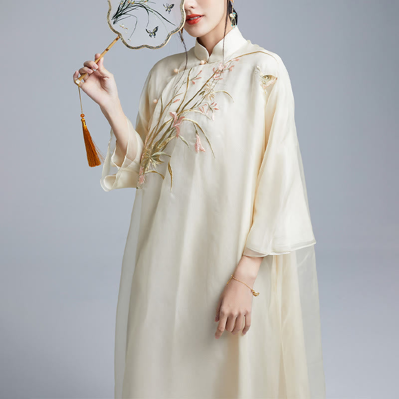 Robe qipao vintage en soie de Buddha Stones 100 % 6 momme avec broderie de fleurs et de papillons pour femme