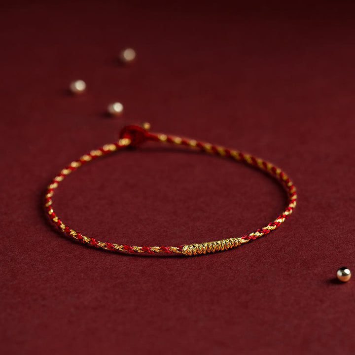 Bracelet porte-bonheur tressé en corde rouge fait main en plaqué or 14 carats avec nœud King Kong de Buddha Stones
