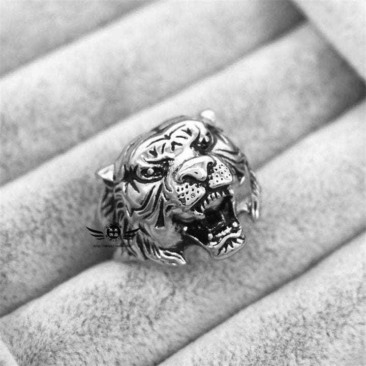 Bague de motard punk rock calme et équilibrée en acier titane avec tête de tigre pour homme
