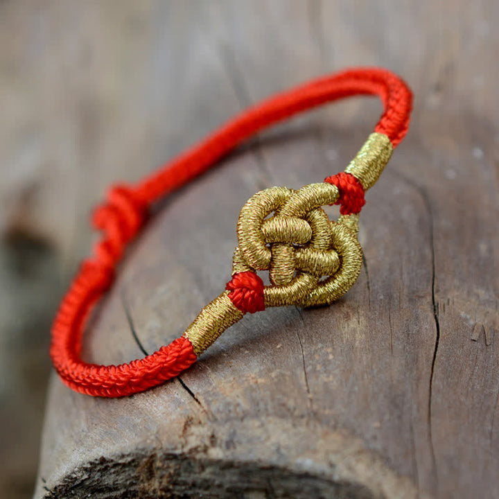 Bracelet tressé fait main avec un design simple et des nœuds chinois pour la force et la chance
