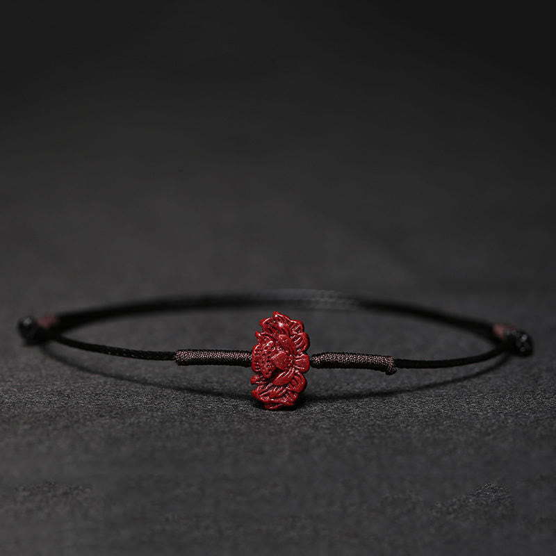 Bracelet tressé fait main en Buddha Stones avec fleur de prunier et trèfle à quatre feuilles PiXiu Lotus Koi Fish Cinabre Blessing