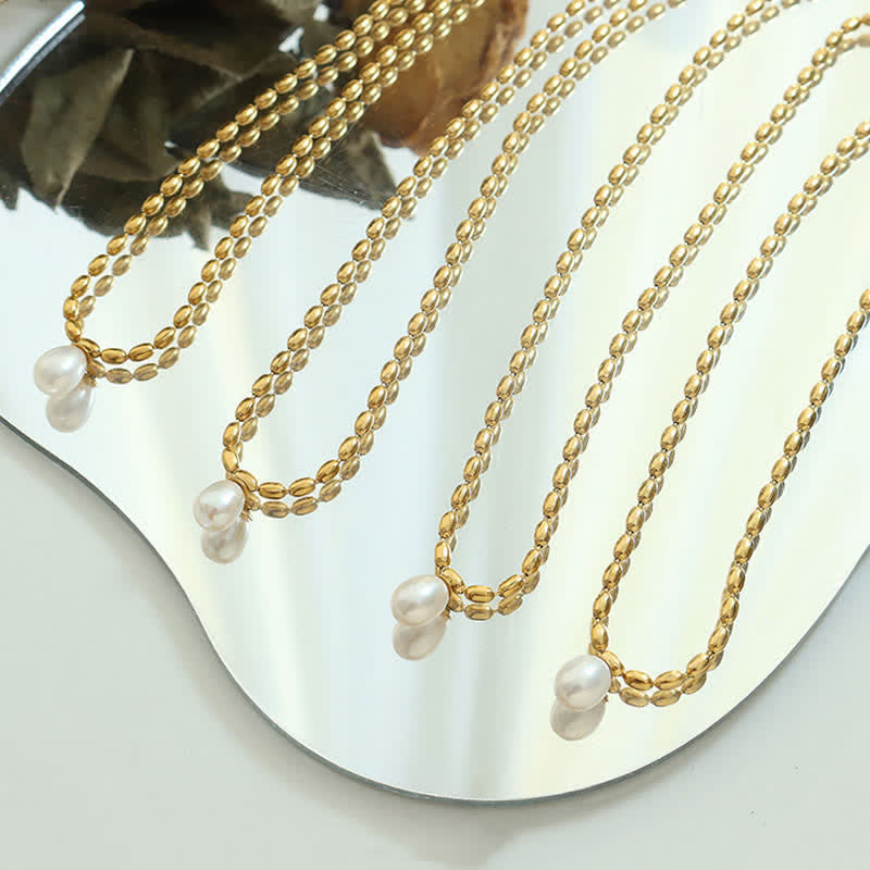 Collier avec pendentif en perles de paix