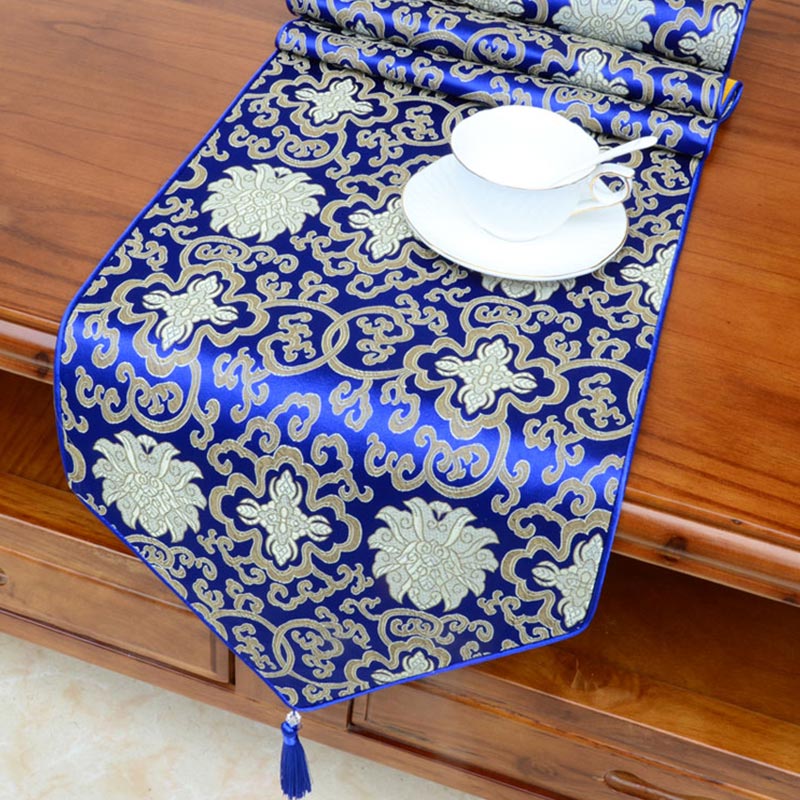 Chemin de table Jacquard à pompons avec motif de dragon Vajra et de fleurs d'autel de prière, symboles de bon augure tibétains