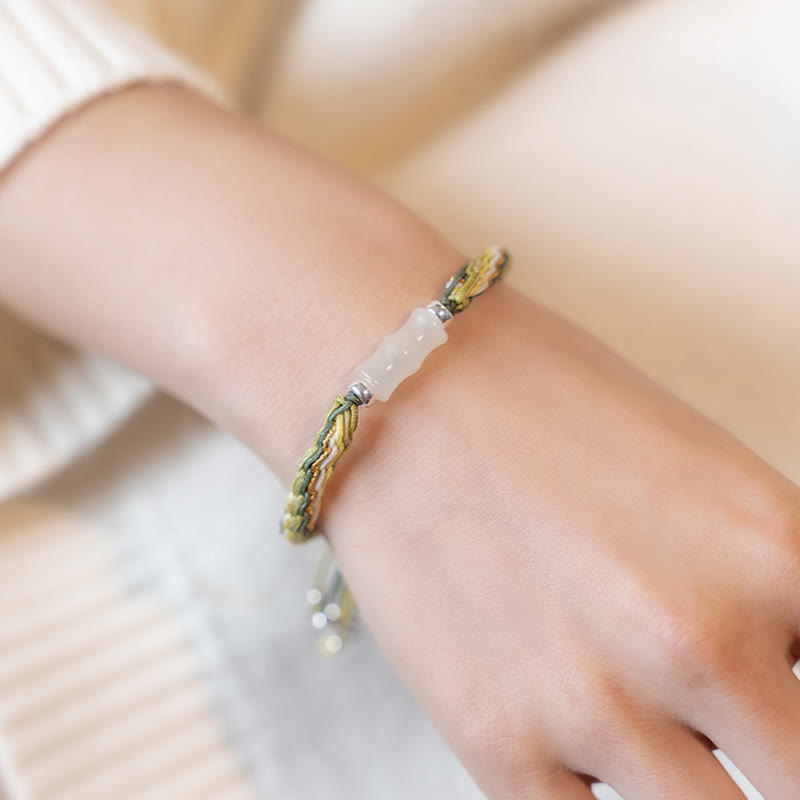 Bracelet en fil de jade blanc et bambou avec nœud de réincarnation, richesse, chance et force