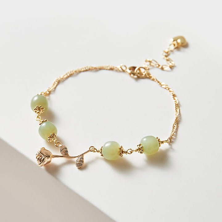 Bracelet porte-bonheur en jade Hetian plaqué or 14 carats avec Buddha Stones et fleur de rose dorée