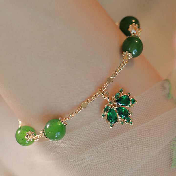 Bracelet en calcédoine verte plaqué or 14 carats avec feuille d'érable et courage de Buddha Stones