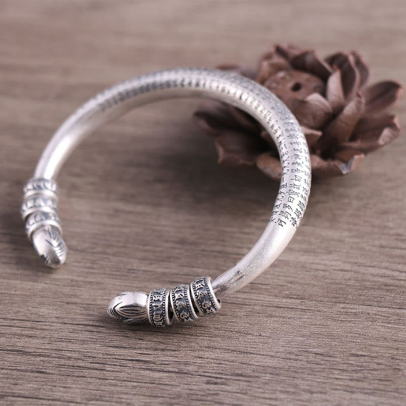 Bracelet jonc en argent sterling 999 Buddha Stones et cœur gravé Om Mani Padme Hum