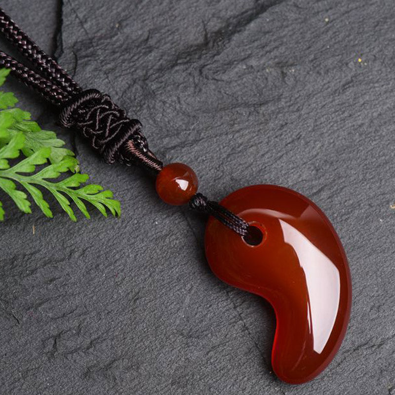 Collier de confiance et de calme en agate rouge et agate verte à motif de lune - image 4