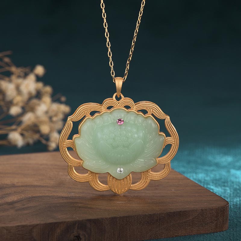 Collier pendentif harmonie lotus en jade naturel - 40*40mm - image 1