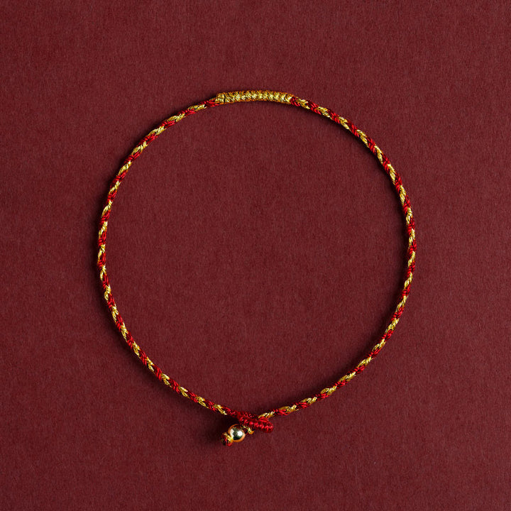 Bracelet porte-bonheur tressé en corde rouge fait main en plaqué or 14 carats avec nœud King Kong de Buddha Stones
